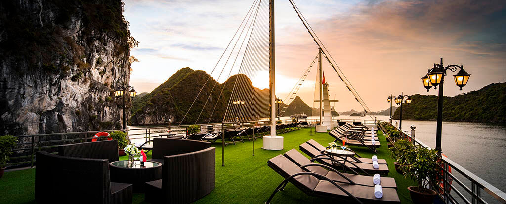 Unwind in luxury amid limestone giants